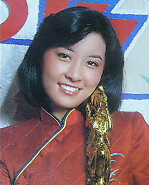 沈时华年轻时的照片组图,她的私生女是和张佩华生的吗　本文共（1137字）