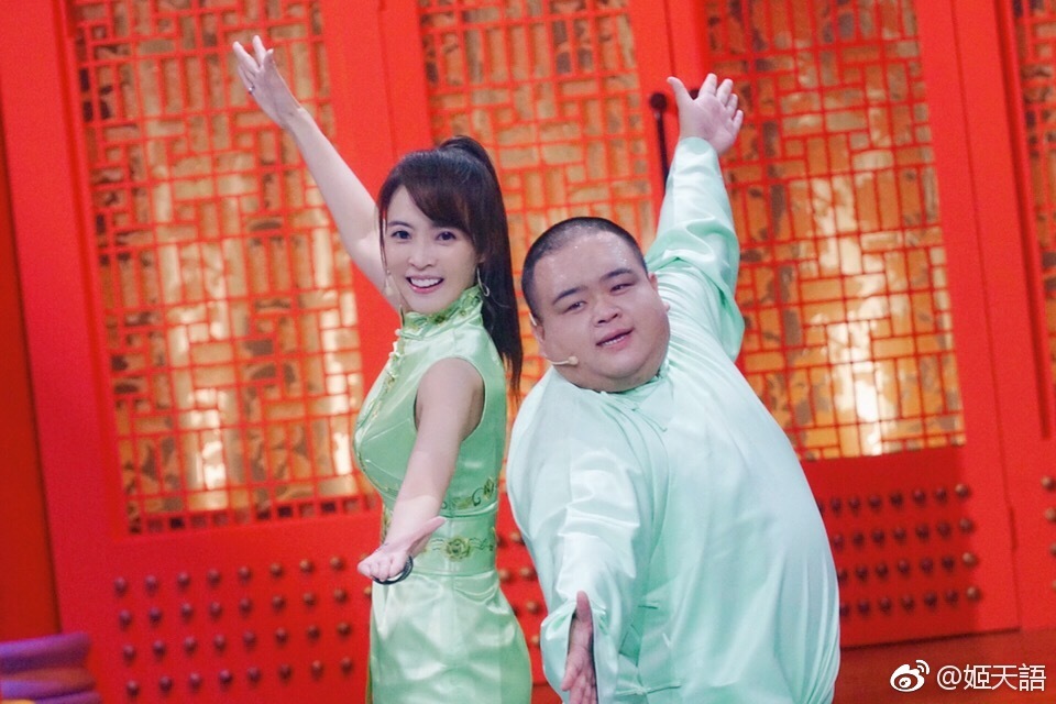 姬天语为什么现在姓姬？姬天语和搭档刘喆是情侣吗　本文共（979字）