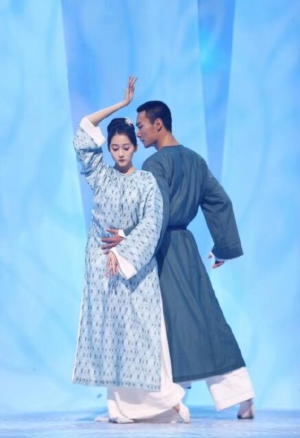 张傲月为什么跳舞这么厉害,他现在在做什么呢?　本文共（1009字）