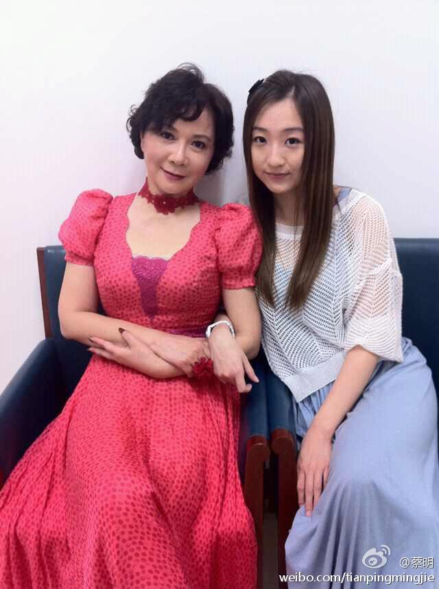 丁秋星今年多大年龄,他和妻子蔡明的现状如何？　本文共（880字）