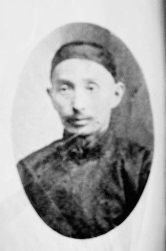 钟培生的老爸是谁,给大家扒一扒钟培生家世资料　本文共（1172字）
