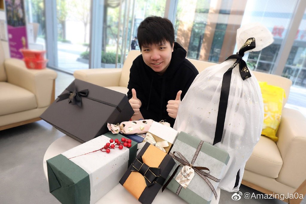 石伟豪AmazingJ为什么叫盖伦哥、古风美男,他退役了吗？　本文共（870字）