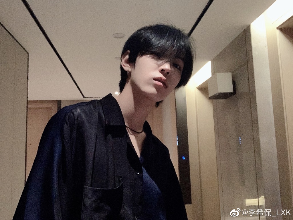李希侃郭敬明事件是怎么回事？郭敬明为什么取关李希侃　本文共（814字）