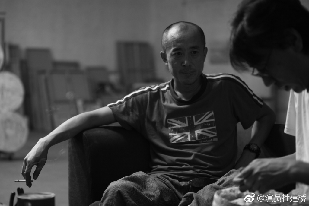 战狼二包工头扮演者杜建桥拿了多少片酬,杜建桥老婆是谁？　本文共（1086字）