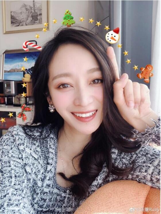 宋杨为什么和王治郅离婚,王治郅现任妻子周蕾资料照片　本文共（1021字）