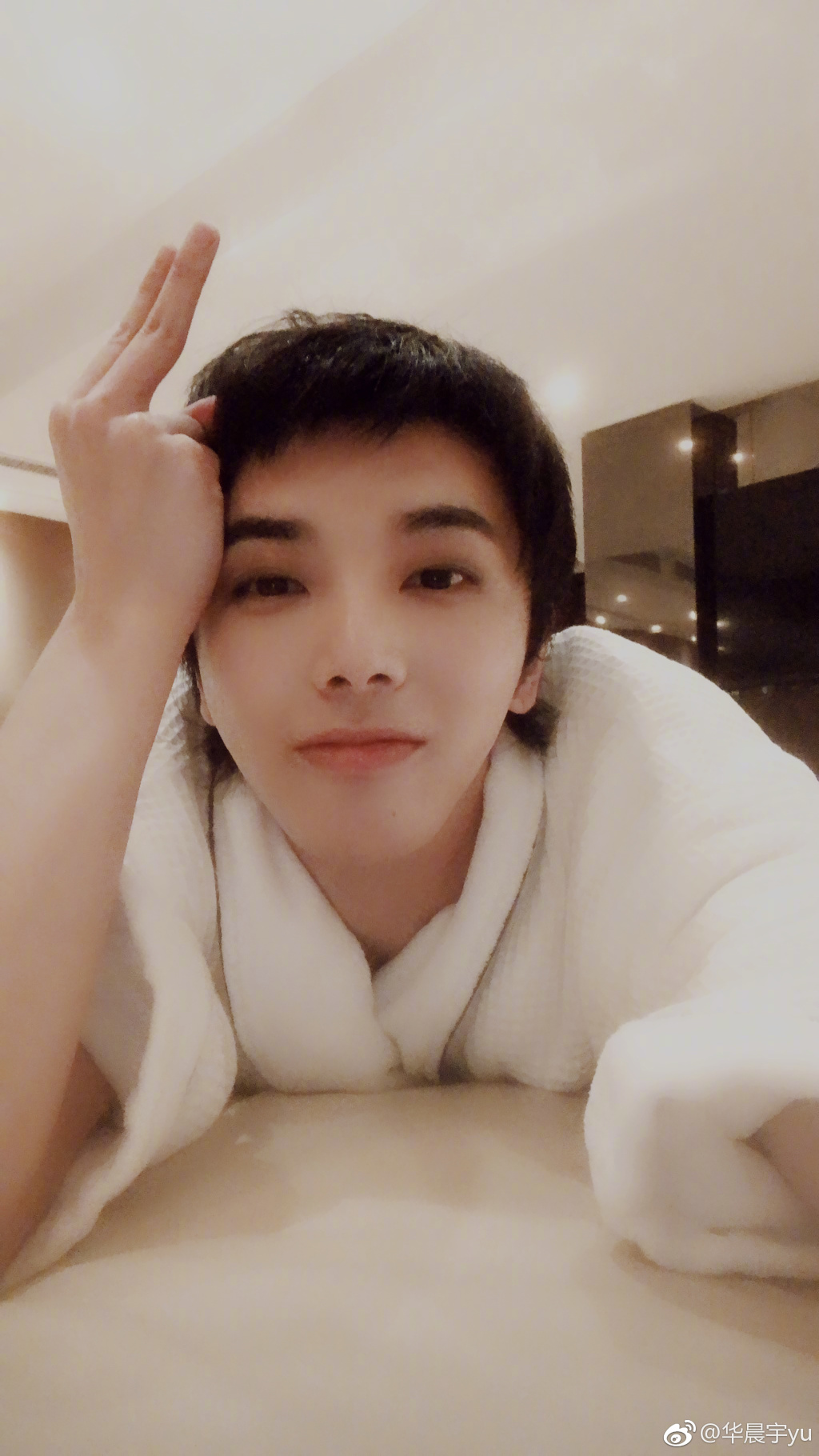 华晨宇前女友是许晓诺？华晨宇的两任前女友另外一个是刘诗羽　本文共（1048字）