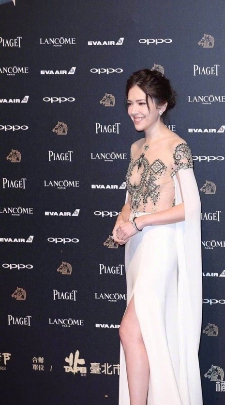 许玮甯4000万的衣服图片,许玮甯的美国父亲很有钱吗？　本文共（915字）