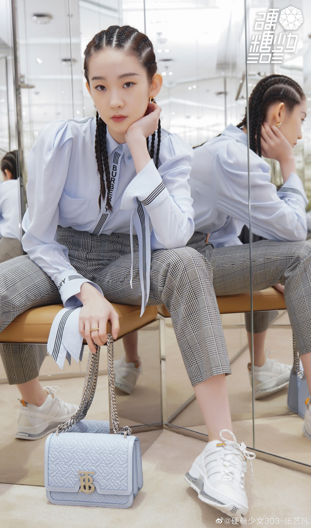 张艺凡皇族是什么意思,她家境情况如何？　本文共（983字）