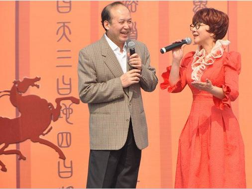 丁秋星和蔡明有几个孩子？蔡明为什么不和郭达结婚　本文共（1218字）