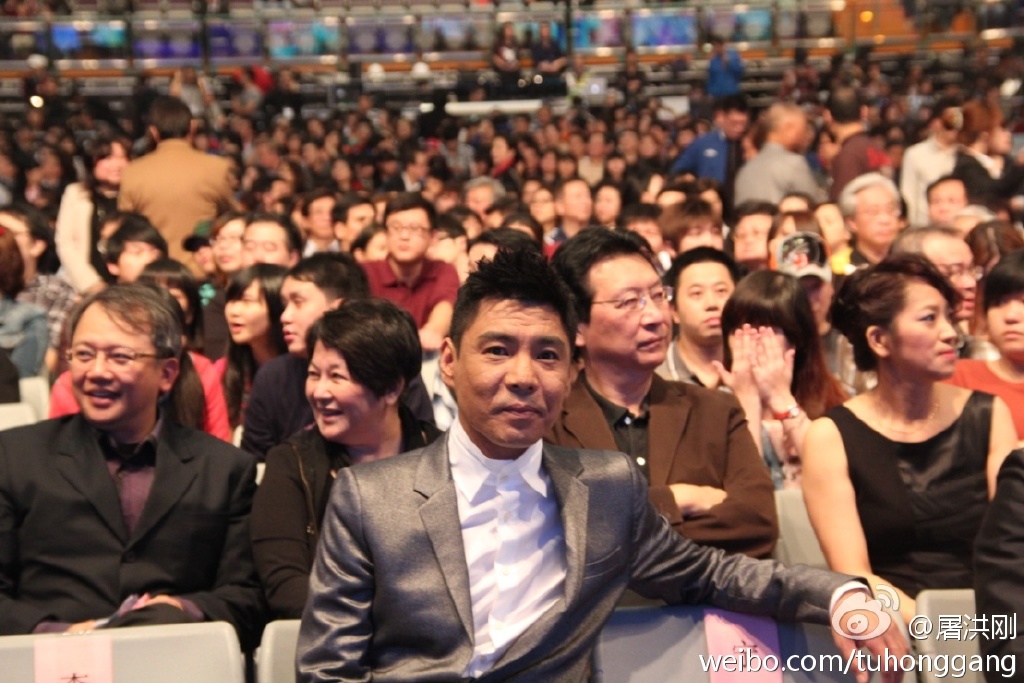 屠洪刚目前干什么怎么不出来了,屠洪刚有钱吗？　本文共（1020字）
