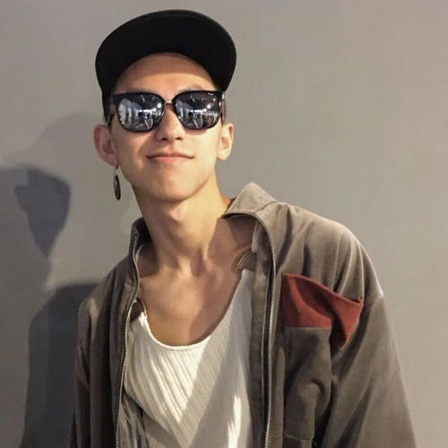 痞气十足的男人的图片,说男人痞气是褒义词还是贬义词？　本文共（1430字）