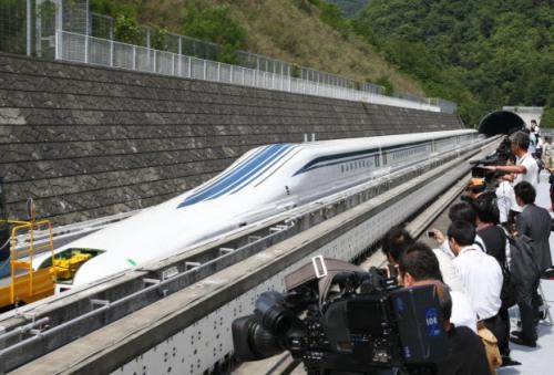 中国磁悬浮列车的发展现状,目前中国只有上海有磁悬浮列车　本文共（1500字）