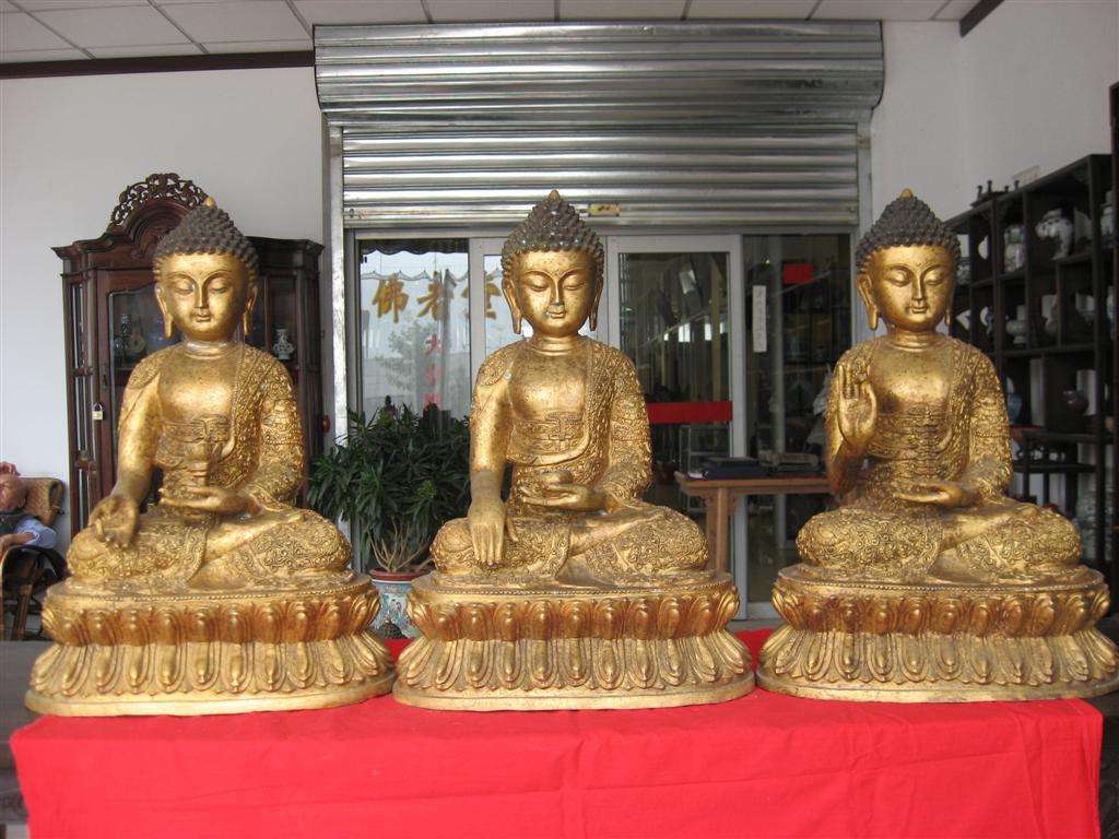 家里供佛像可以送走吗？我家佛像送到寺庙好吗　本文共（705字）