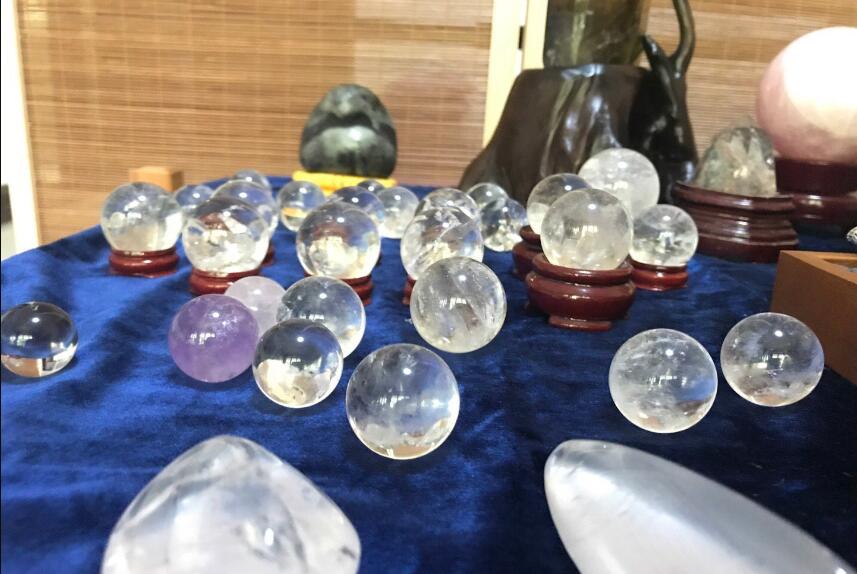 水晶为什么要消磁净化,真水晶和假水晶的对比图片　本文共（1104字）