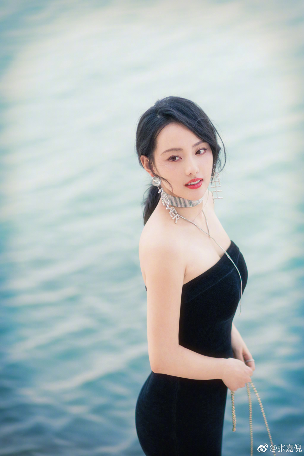 张嘉倪为什么叫张嘉儿,她素颜照片来了！　本文共（1204字）