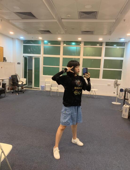 汪晨蕊现状发展的怎么样,她和薛之谦谁唱功更好　本文共（1382字）