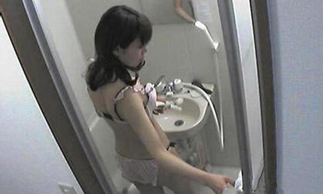 住酒店如何看有没摄像头偷拍？酒店摄像头偷拍真实照片　本文共（1669字）