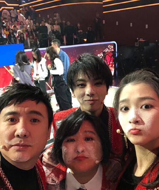 贾玲为什么叫小百灵、男神收割机、依兰爱情故事,她为什么瘦不回去了？　本文共（1014字）