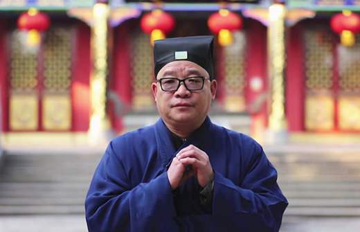 解密龙虎天师府收徒条件,龙虎山天师府现任天师是哪位？　本文共（1169字）