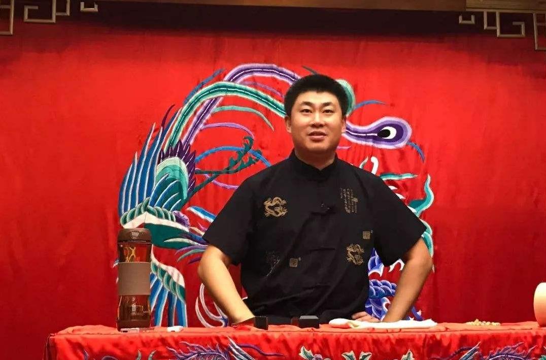 郭鹤鸣为什么退出德云社,他被革除师门真正原因是什么？　本文共（1236字）