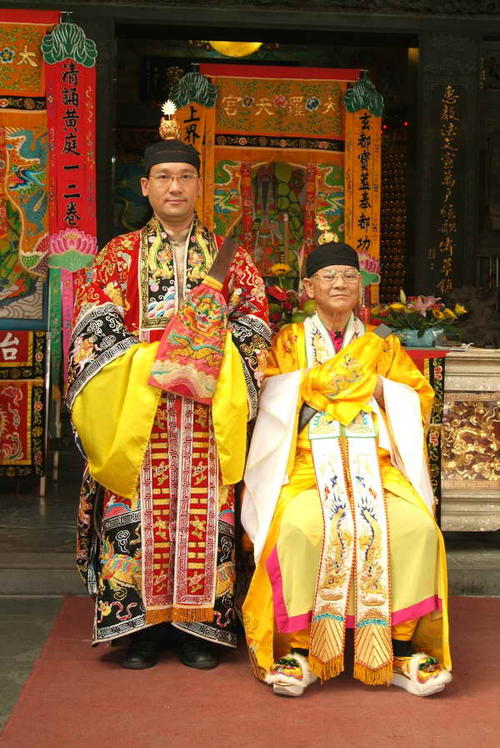 解密龙虎天师府收徒条件,龙虎山天师府现任天师是哪位？　本文共（1169字）