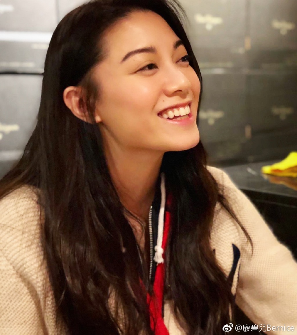 廖碧儿属于什么脸型,为什么都说廖碧儿好看？　本文共（950字）