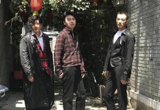 雷佳音黄袜子什么梗,郭京飞怎么怼雷佳音黄袜子的　本文共（945字）