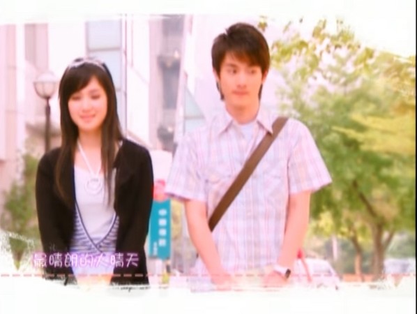 小薰曝9年前与阿本亲吻照 《18禁不禁》CP狂勾回忆　本文共（1300字）