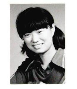邓文迪现状如何,邓文迪十八岁时的照片曝光　本文共（1203字）