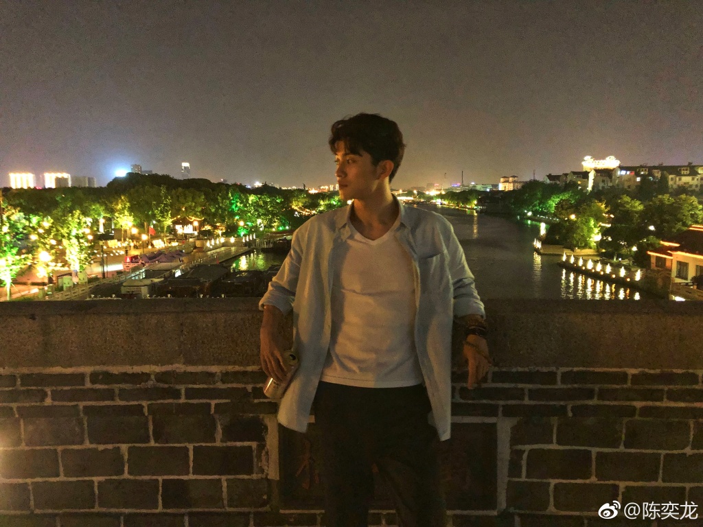 陈奕龙女朋友是谁？陈奕龙为什么一直不火　本文共（1063字）