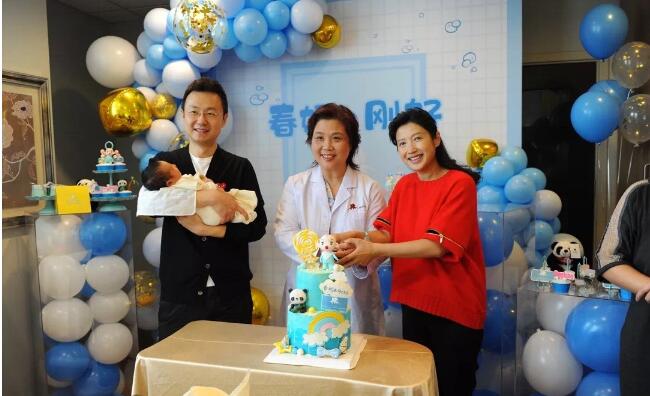 主持人刚强姓刚吗他原名叫什么,他妻子是徐春妮俩人有宝宝啦！　本文共（947字）