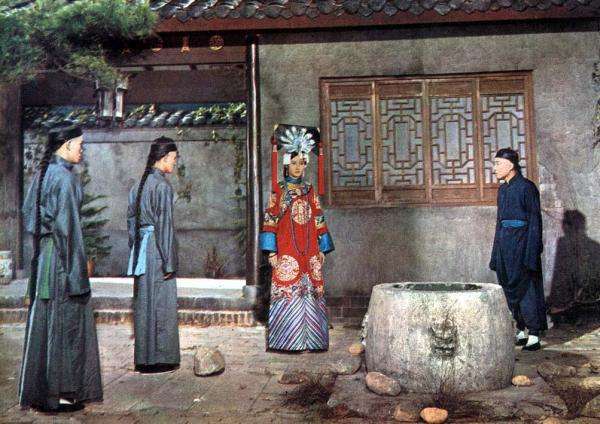 北京故宫珍妃井灵异事件揭秘,珍妃井为什么铁棍上锁？　本文共（851字）
