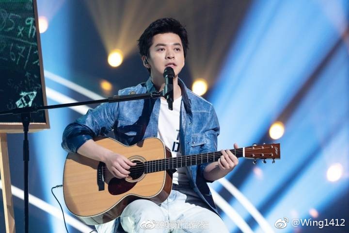 李健为什么叫音乐诗人、李大亮,他为什么靠唱歌能保送清华？　本文共（648字）
