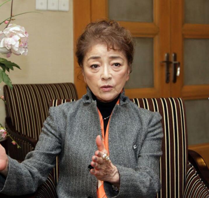 倍赏千惠子现在情况如何,他的丈夫小六礼次郎资料照　本文共（1101字）