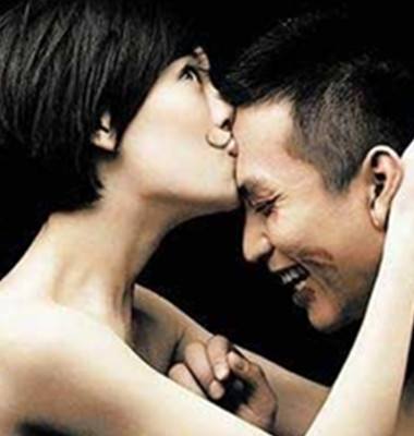 邓超和老婆孙俪吻照,孙俪邓超身高差对比惊人　本文共（848字）