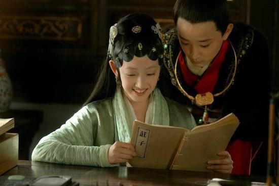 李少红版红楼梦为什么停播,她的红楼梦是怎么选演员的？　本文共（1254字）