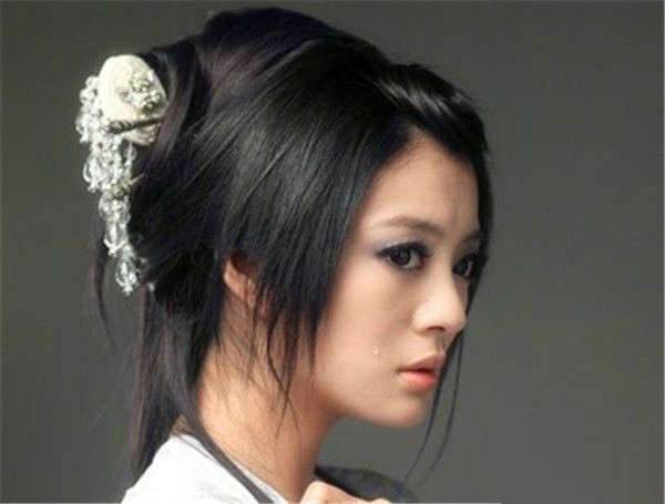 《半妖倾城》应蝶是什么妖 聂倾城母亲应蝶最后死了吗　本文共（755字）