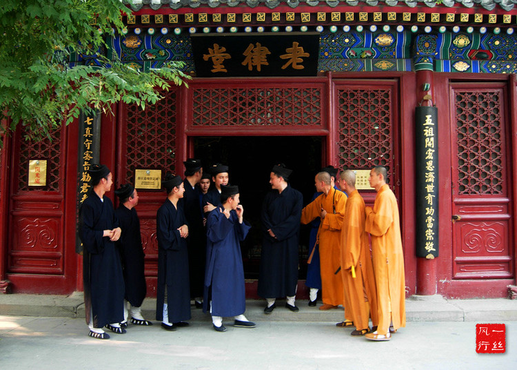 道教深山里修行人视频,道教如何拜神磕头？　本文共（1749字）