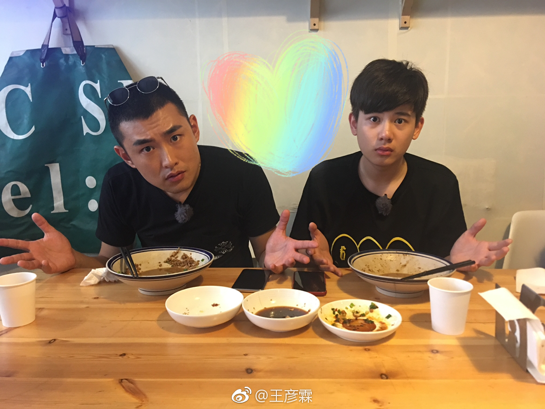 王彦霖和阮经天相似度对比照,王彦霖王大爷是什么梗？　本文共（914字）