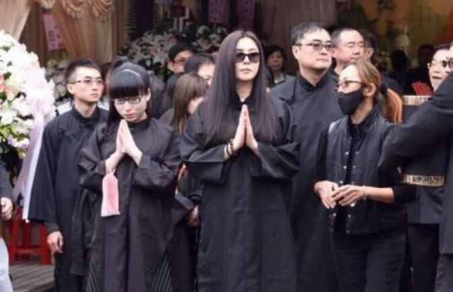 王祖贤出家是真的吗,出家照片有没有？　本文共（939字）