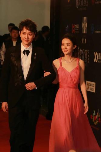 冯绍峰女朋友，冯绍峰赵丽颖吻戏(知否赵丽颖冯绍峰吻戏)
