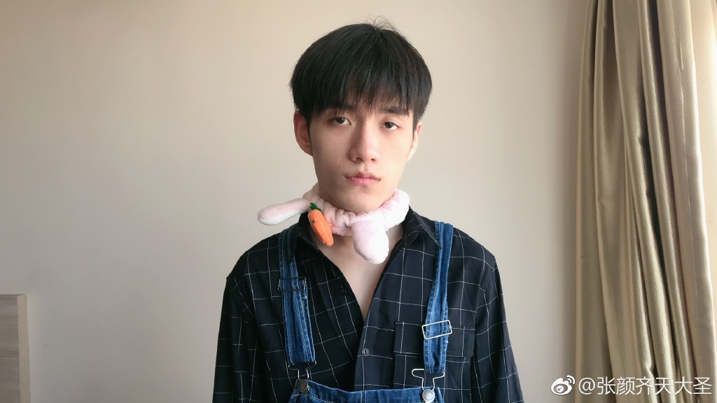 张颜齐为什么叫妖娆、张三(张颜齐尴尬)