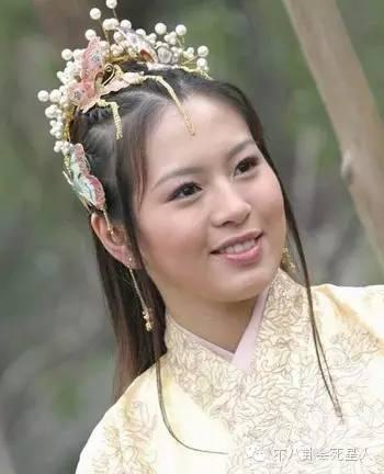 刘品言和天心长得像对比图(刘品言近照脸尖容貌变)