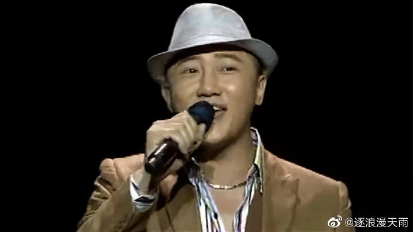 关喆为什么一直戴帽子(关喆有头发吗)