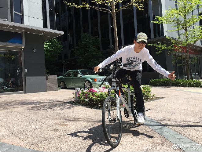 陈孝萱年轻时候的照片(陈孝萱剧照)