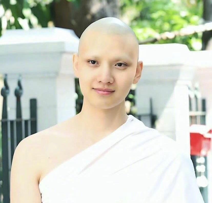 陈孝萱年轻时候的照片(陈孝萱剧照)