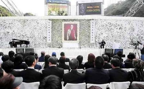 黄霑出殡八大扶灵人图(出殡扶灵是什么人扶)
