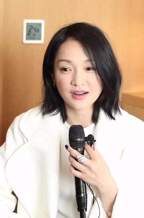 主持人周迅个人资料，周迅年龄和个(周迅是主持人还是演员)