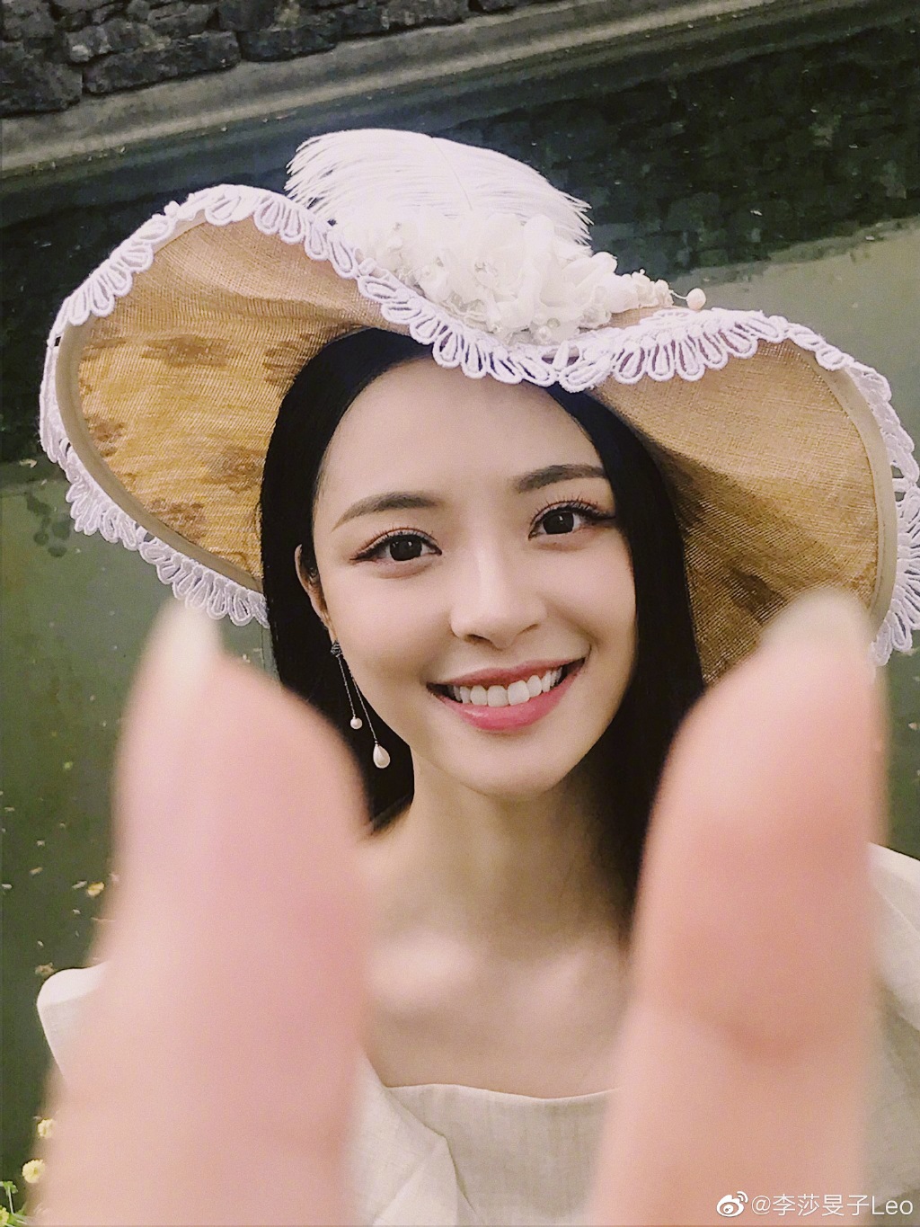 李莎旻子毕业后去哪里了(李莎旻子毕业照)