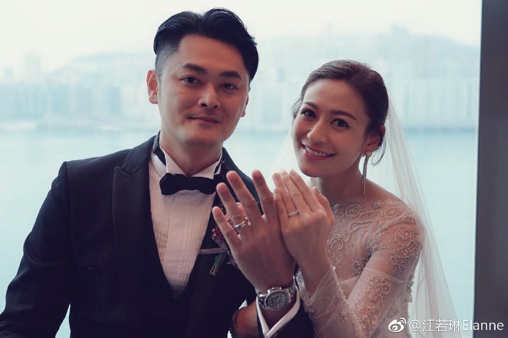 江若琳走光露卫生巾图